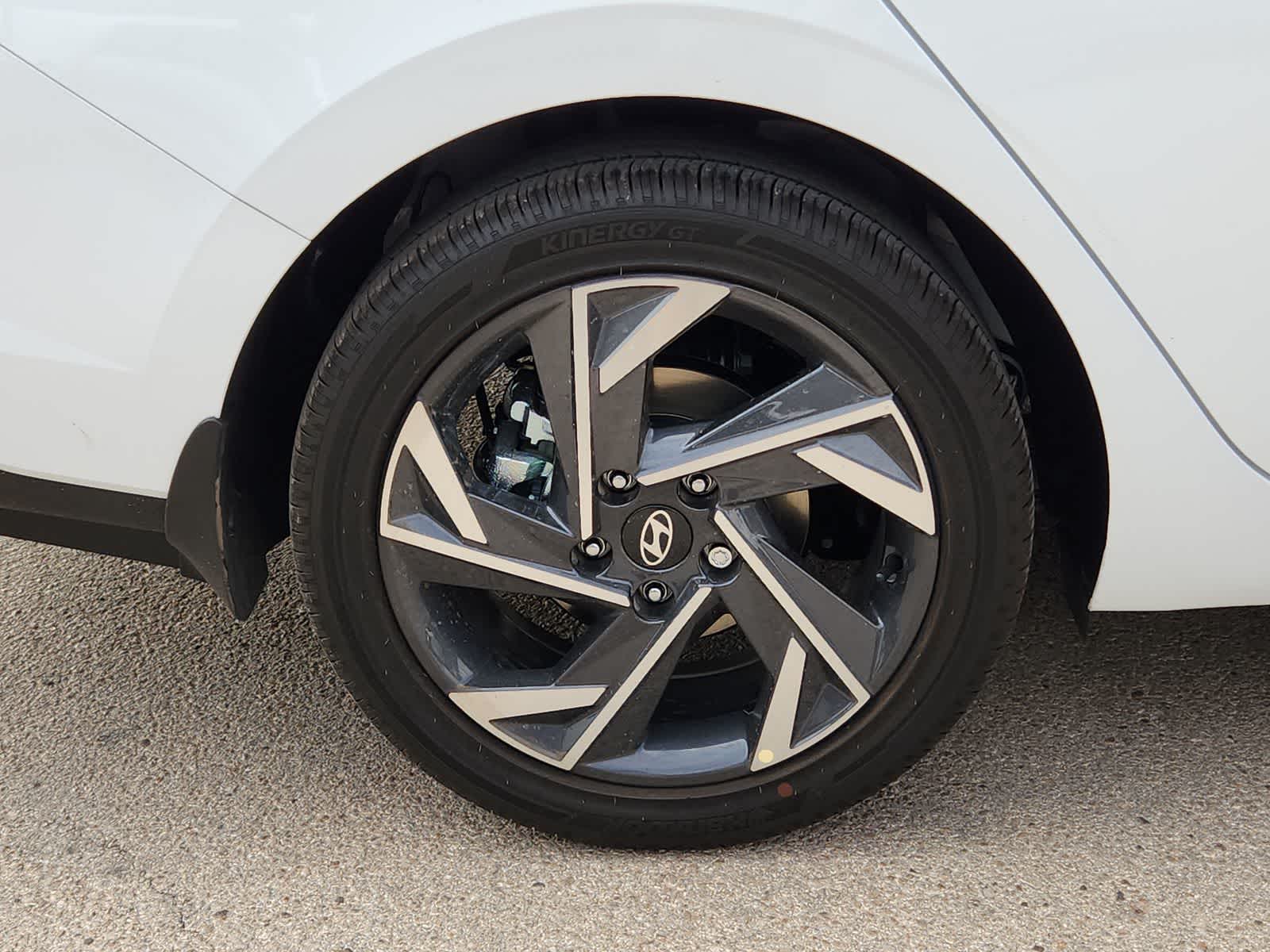 new 2025 Hyundai Elantra Hybrid car, priced at $29,685