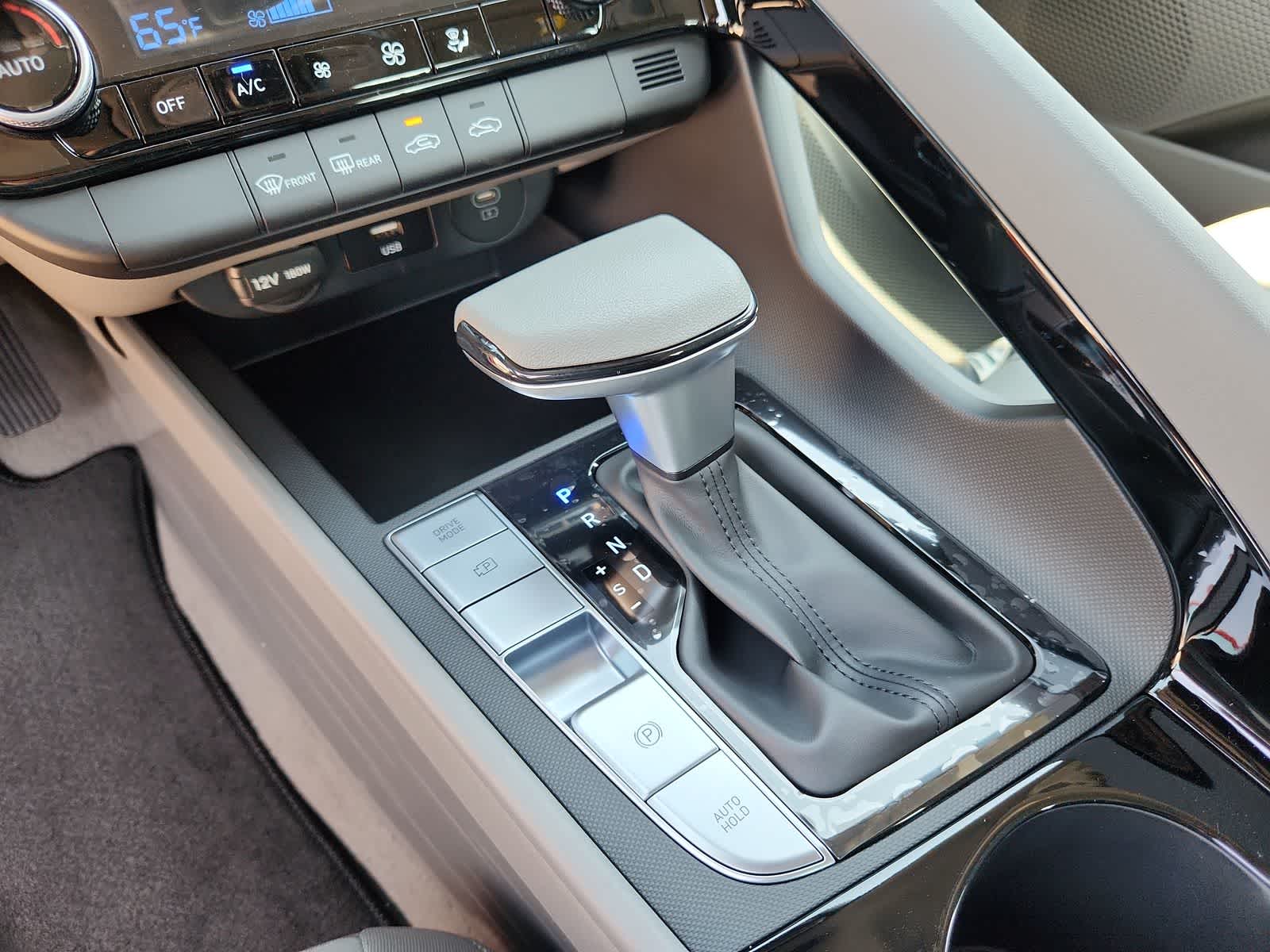 new 2025 Hyundai Elantra Hybrid car, priced at $27,805