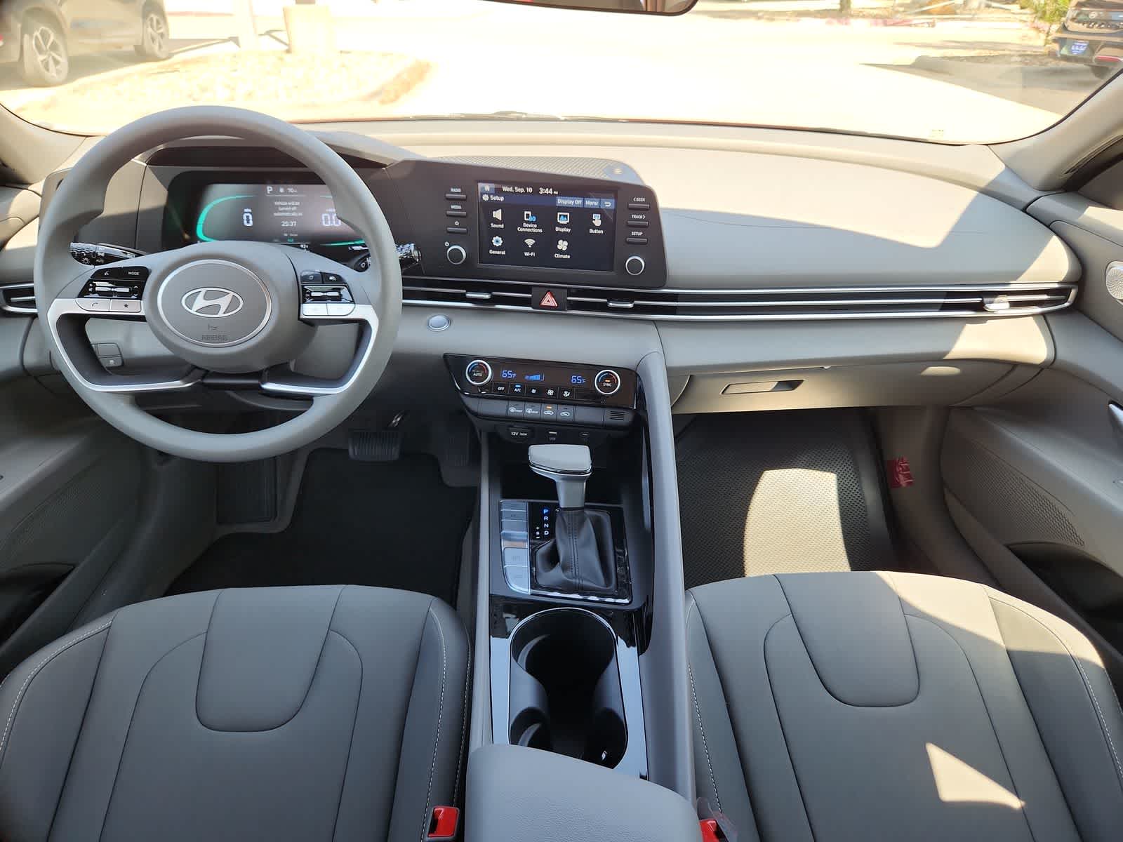 new 2025 Hyundai Elantra Hybrid car, priced at $27,805