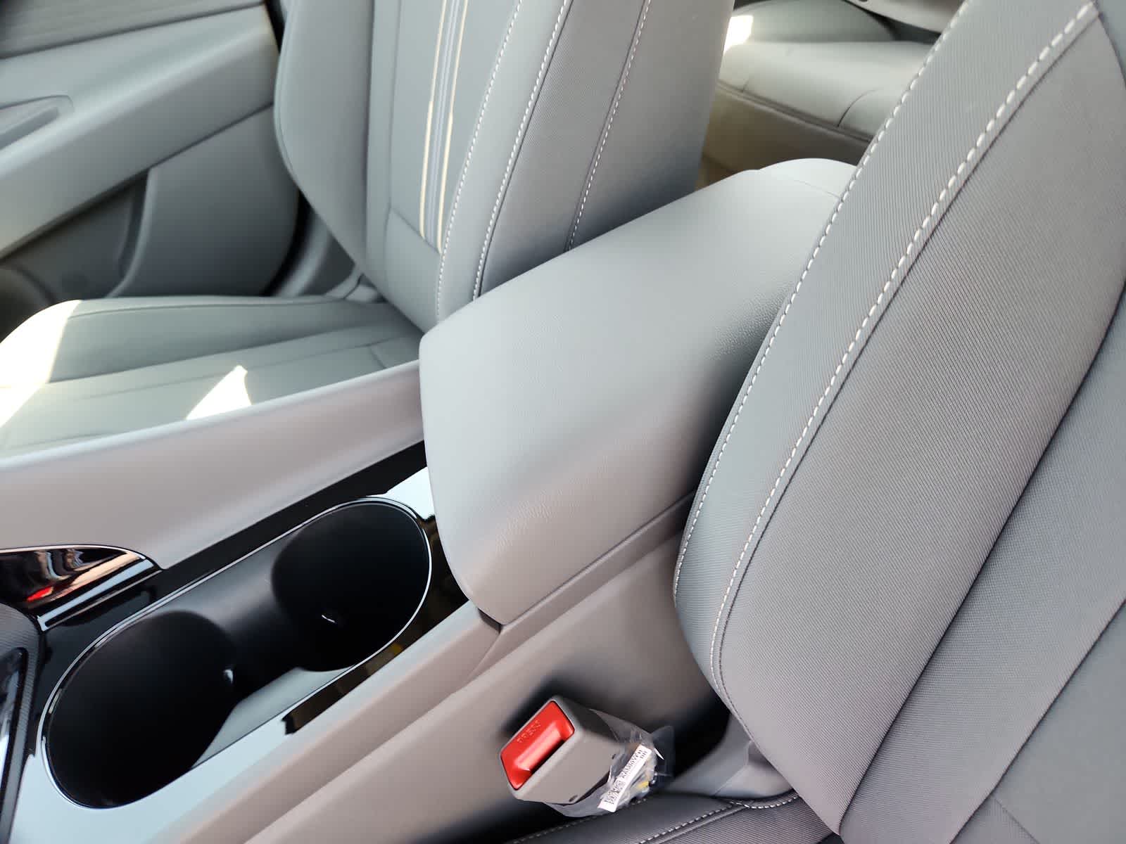 new 2025 Hyundai Elantra Hybrid car, priced at $27,805