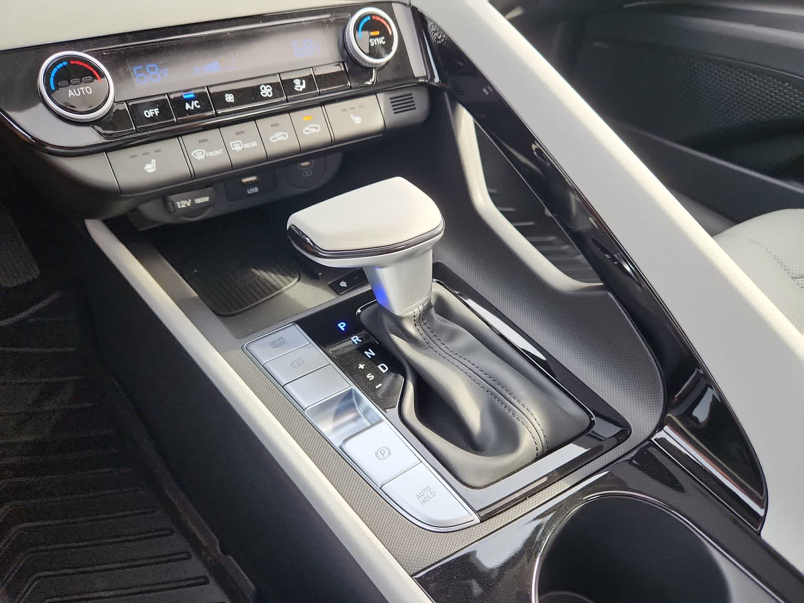 new 2025 Hyundai Elantra car, priced at $27,900