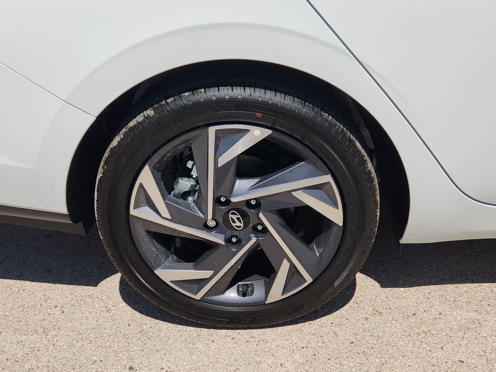 new 2025 Hyundai Elantra car, priced at $29,080