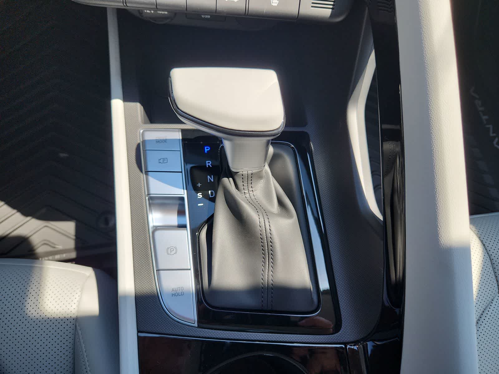 new 2025 Hyundai Elantra car, priced at $29,080