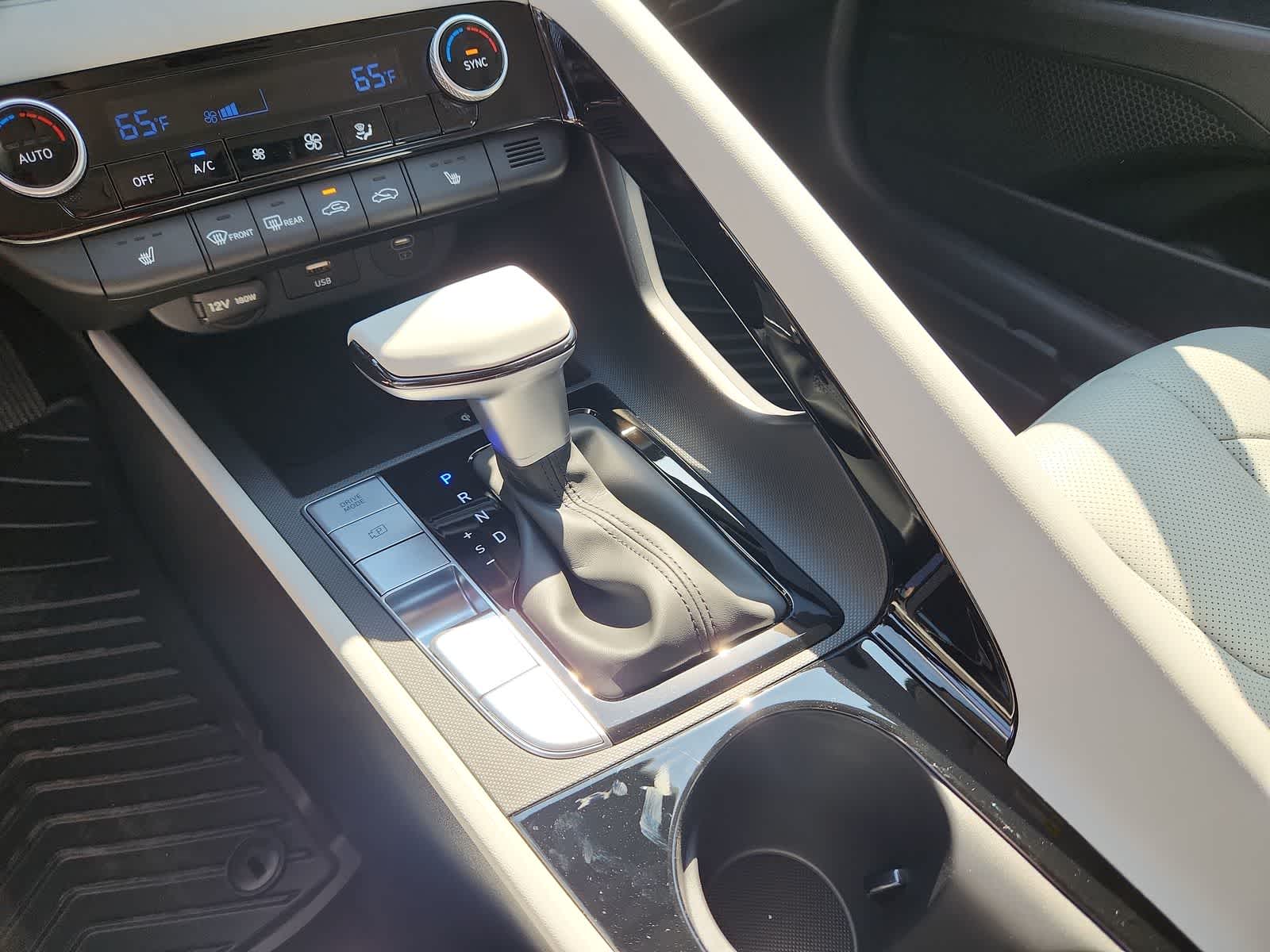 new 2025 Hyundai Elantra car, priced at $29,150