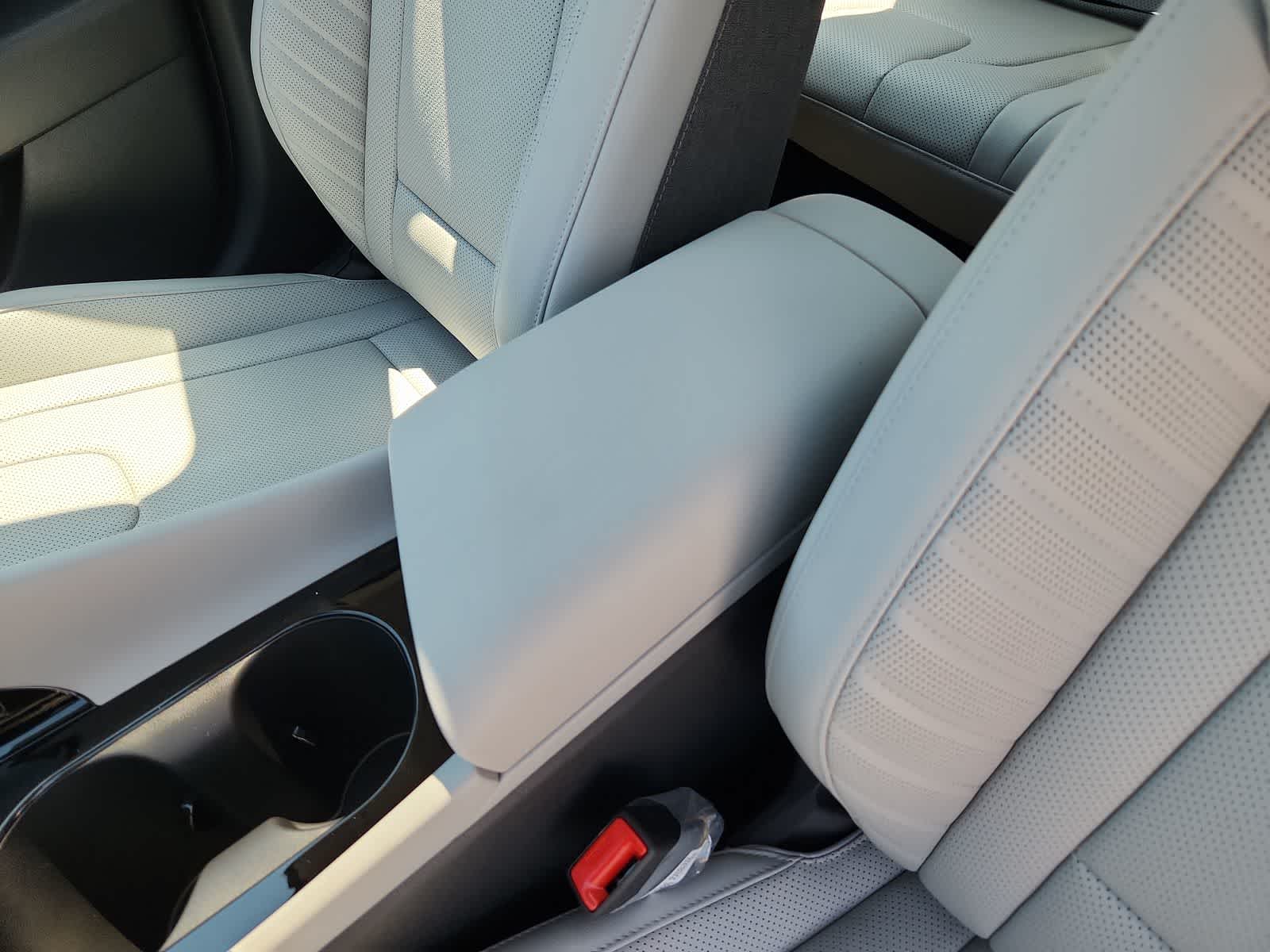 new 2025 Hyundai Elantra car, priced at $27,940