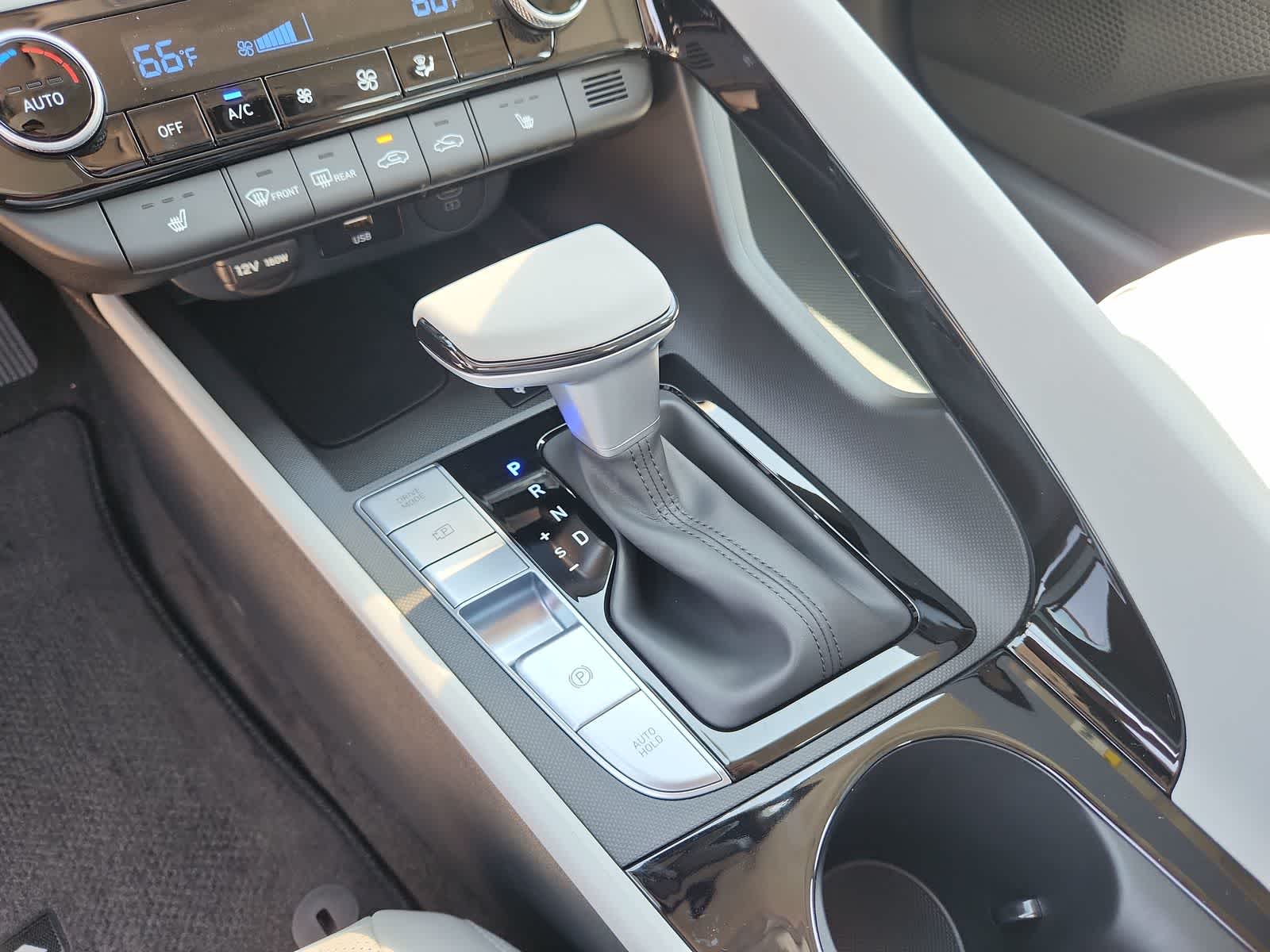 new 2025 Hyundai Elantra car, priced at $27,940