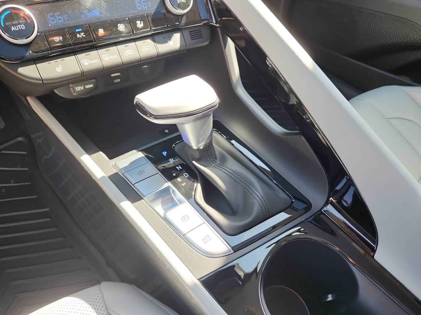 new 2025 Hyundai Elantra car, priced at $27,940