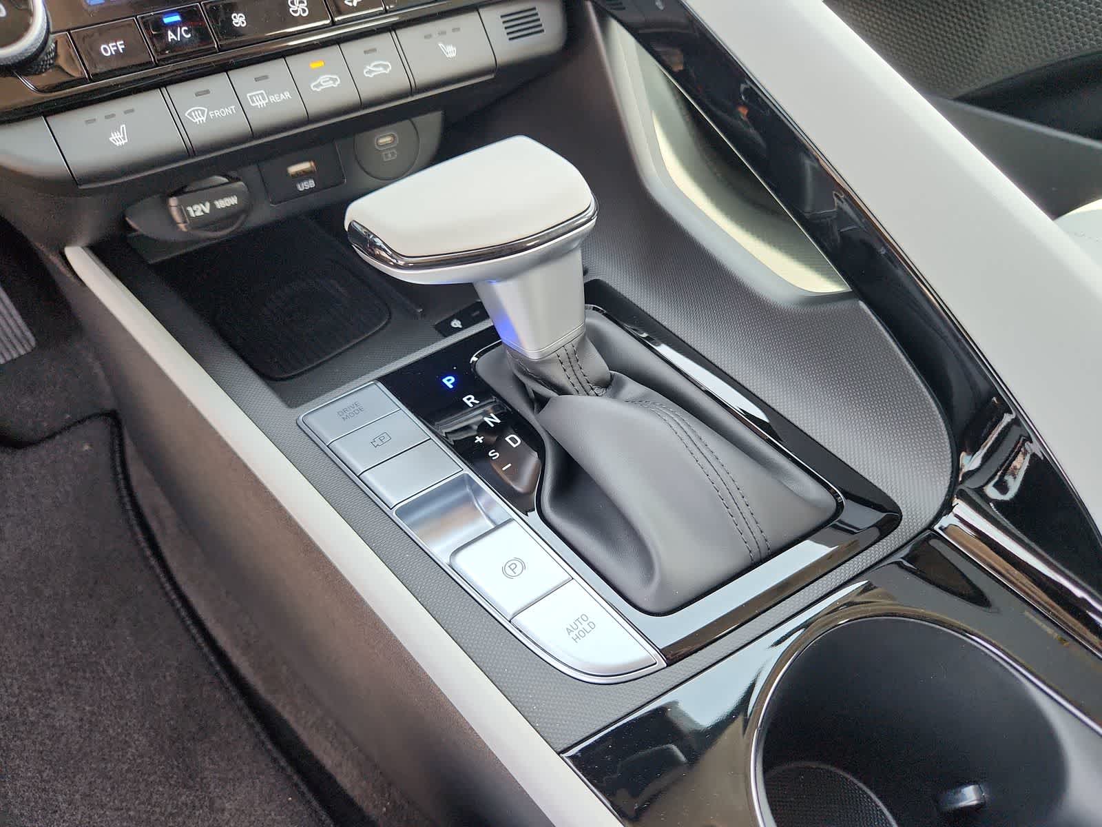 new 2025 Hyundai Elantra car, priced at $28,580