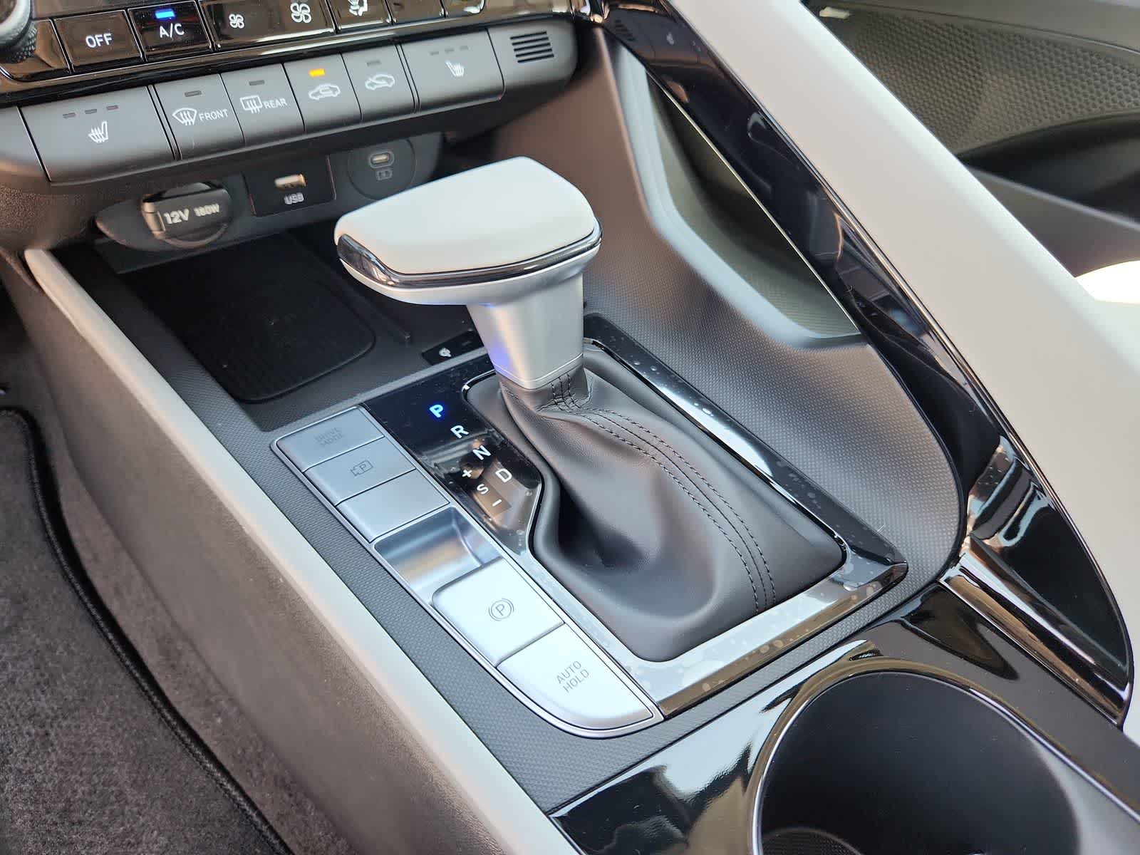 new 2025 Hyundai Elantra car, priced at $27,940