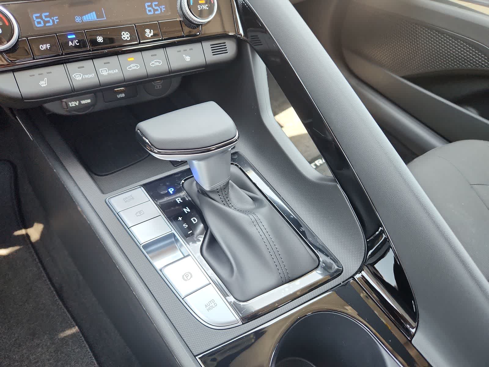 new 2025 Hyundai Elantra car, priced at $26,870