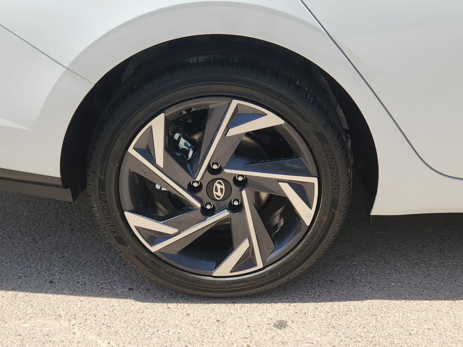 new 2025 Hyundai Elantra car, priced at $26,870