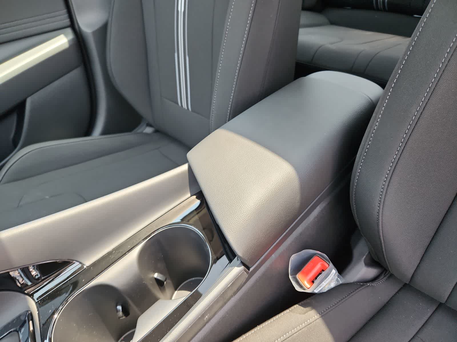 new 2025 Hyundai Elantra car, priced at $26,870