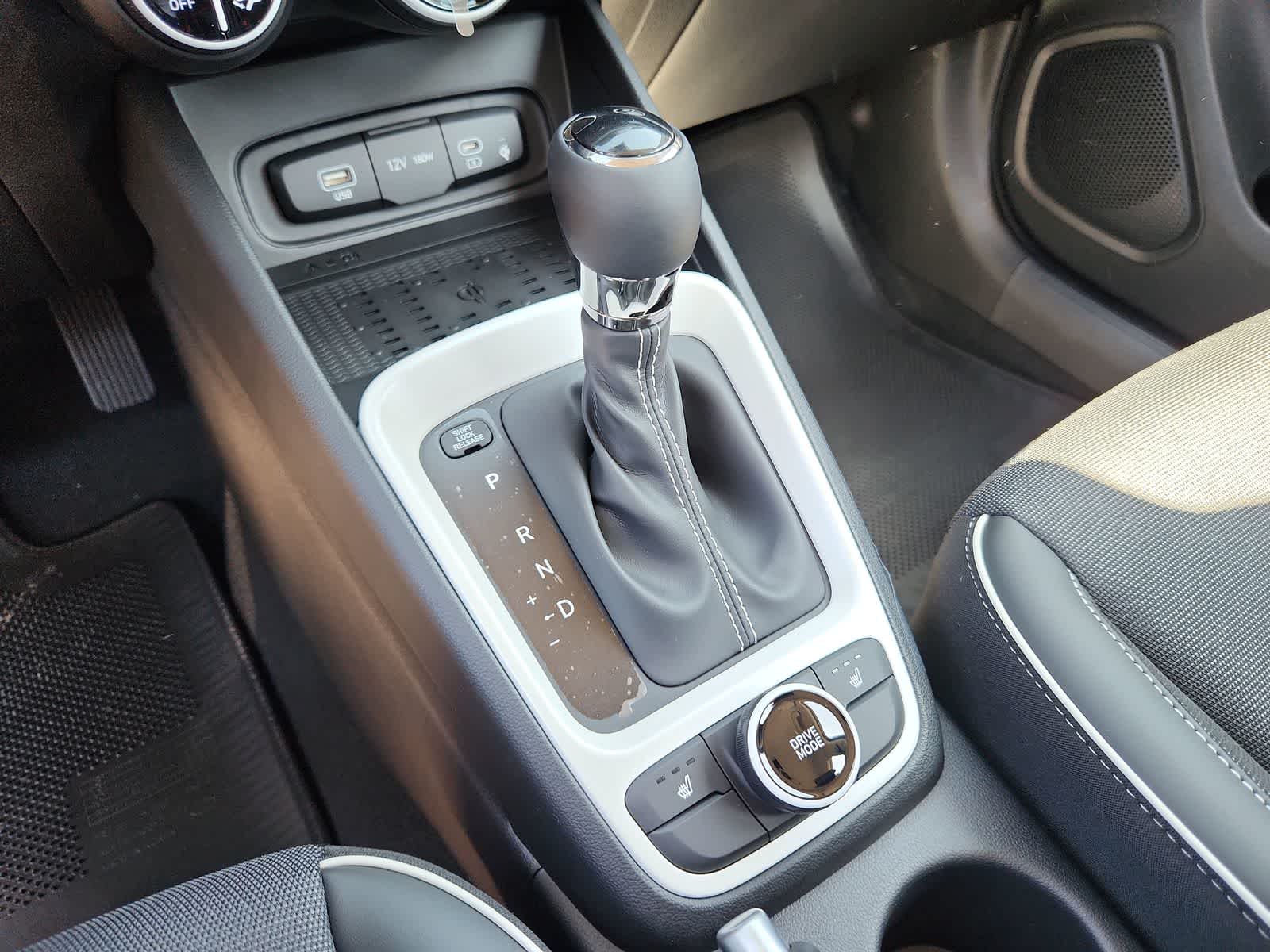 new 2025 Hyundai Venue car, priced at $25,565