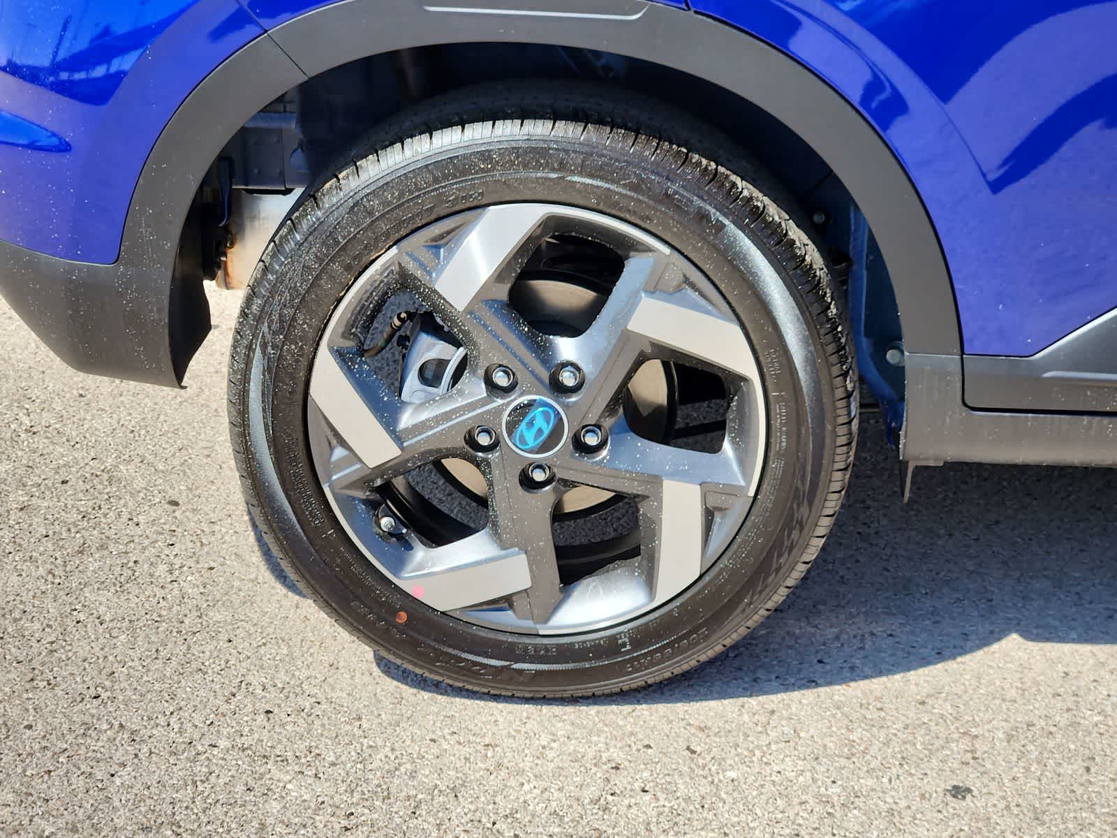 new 2025 Hyundai Venue car, priced at $25,565