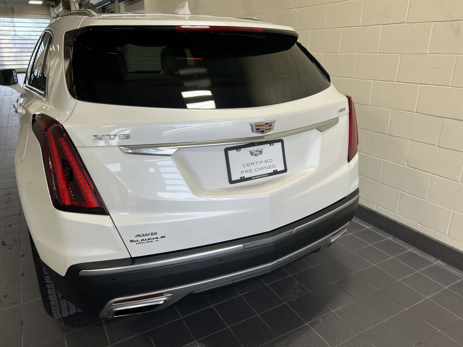 used 2021 Cadillac XT5 car, priced at $33,501
