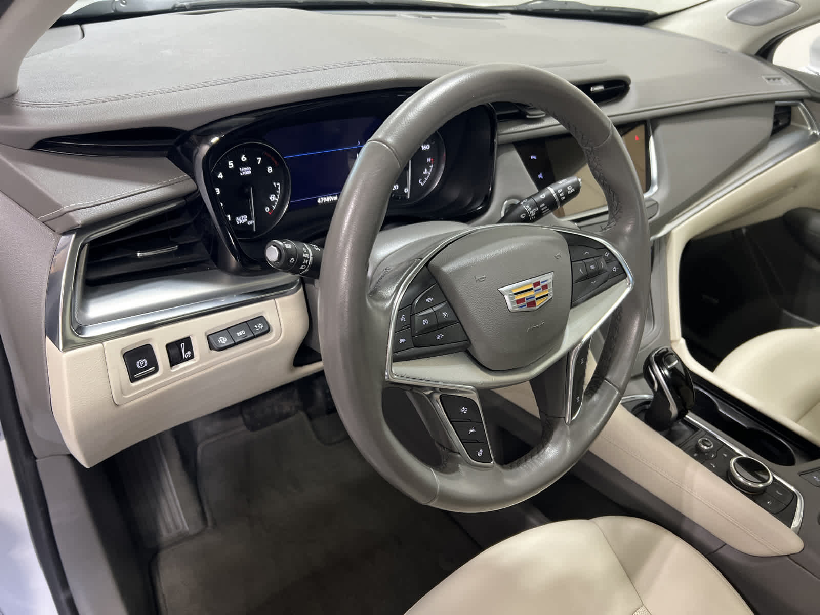 used 2021 Cadillac XT5 car, priced at $33,501