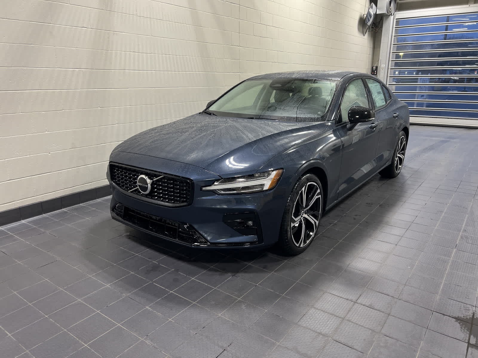 new 2024 Volvo S60 car, priced at $45,580