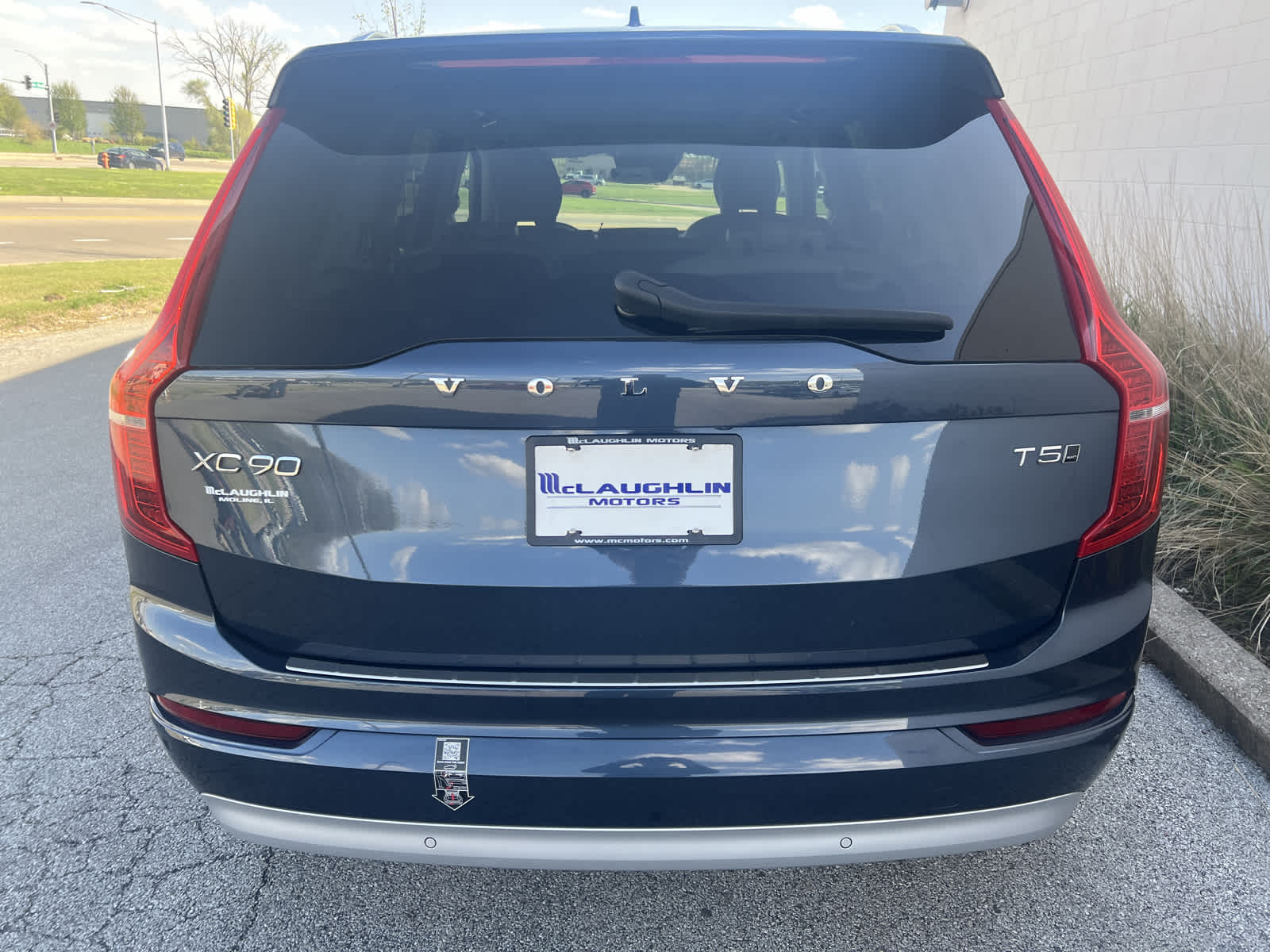 used 2022 Volvo XC90 car, priced at $41,901