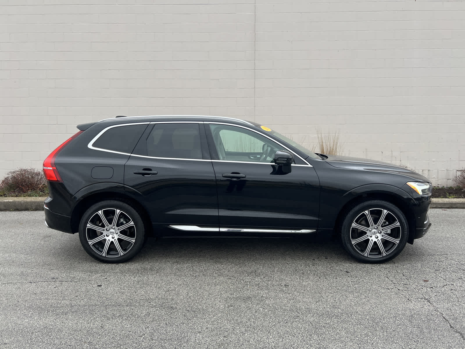 used 2021 Volvo XC60 car, priced at $39,901