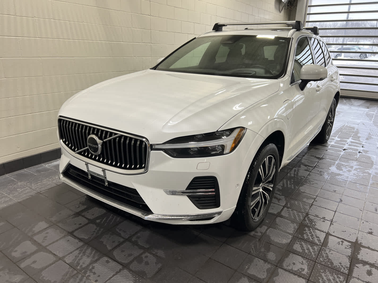 used 2022 Volvo XC60 Recharge Plug-In Hybrid car, priced at $45,401