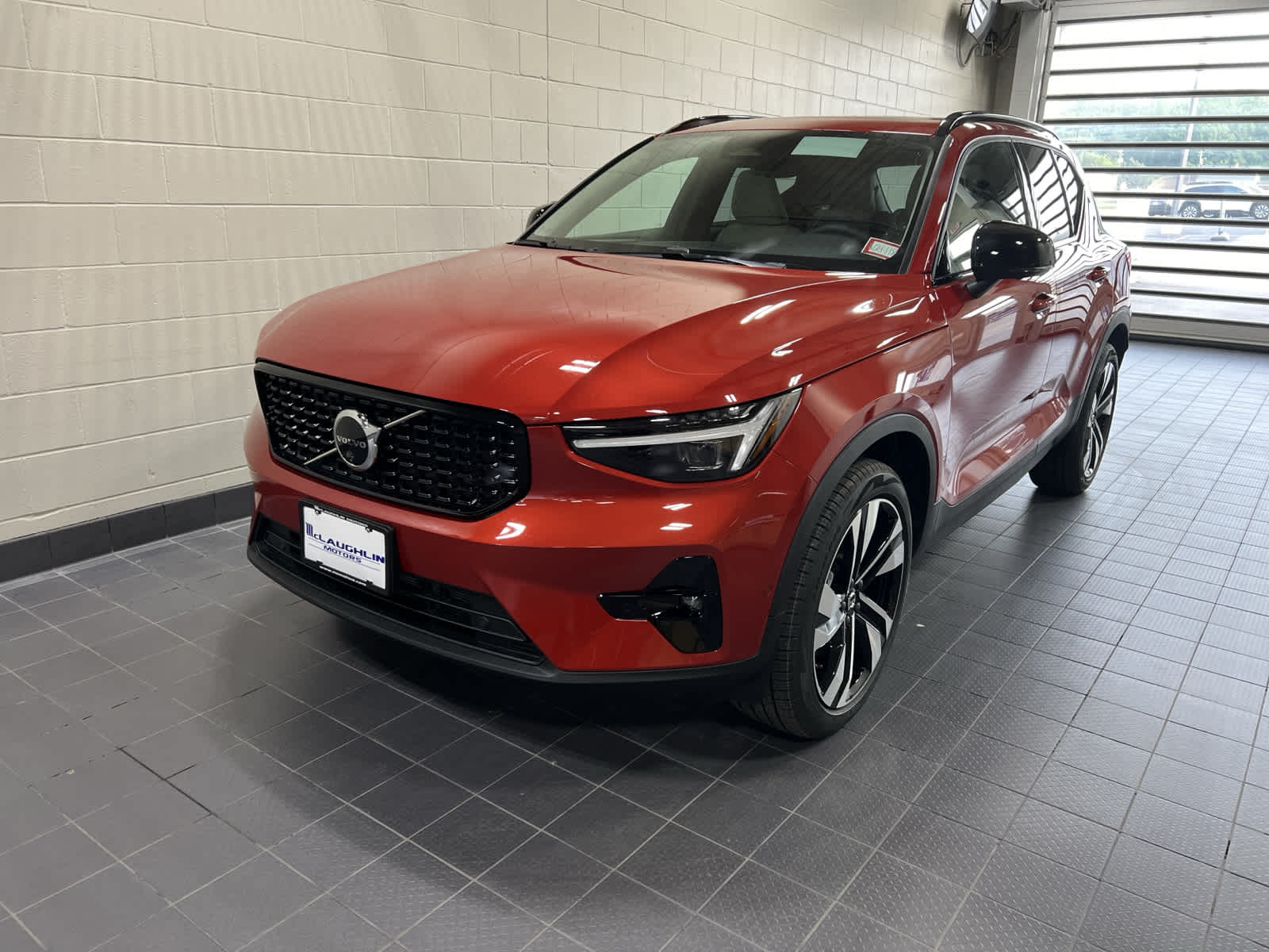 new 2024 Volvo XC40 car, priced at $50,605