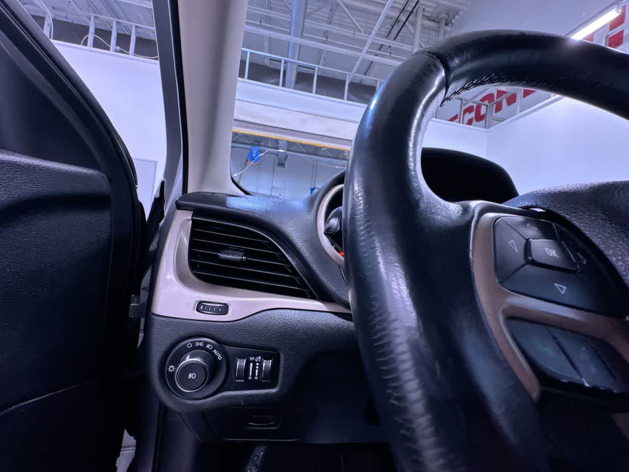 used 2015 Jeep Cherokee car, priced at $5,777