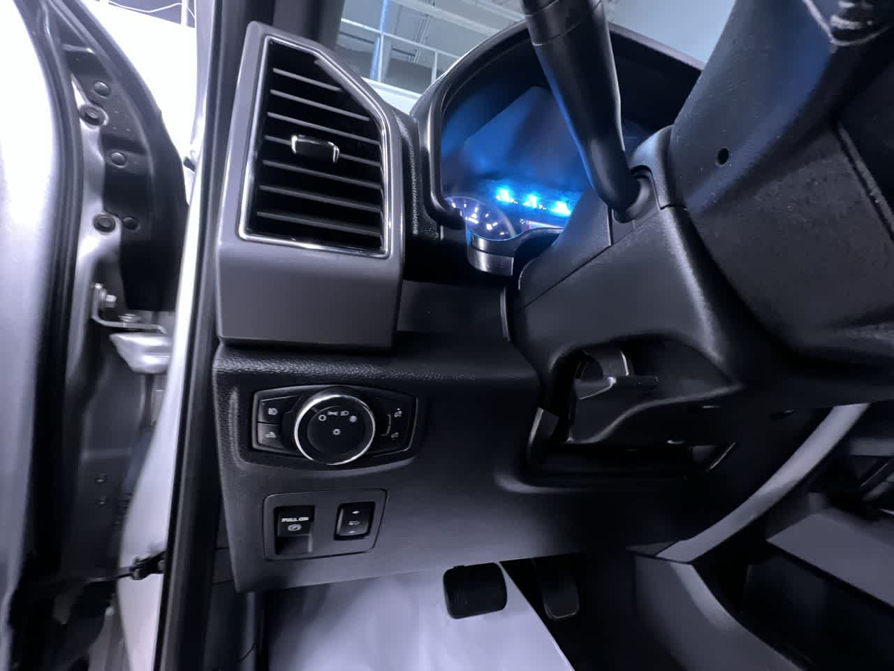 used 2019 Ford F-150 car, priced at $29,777