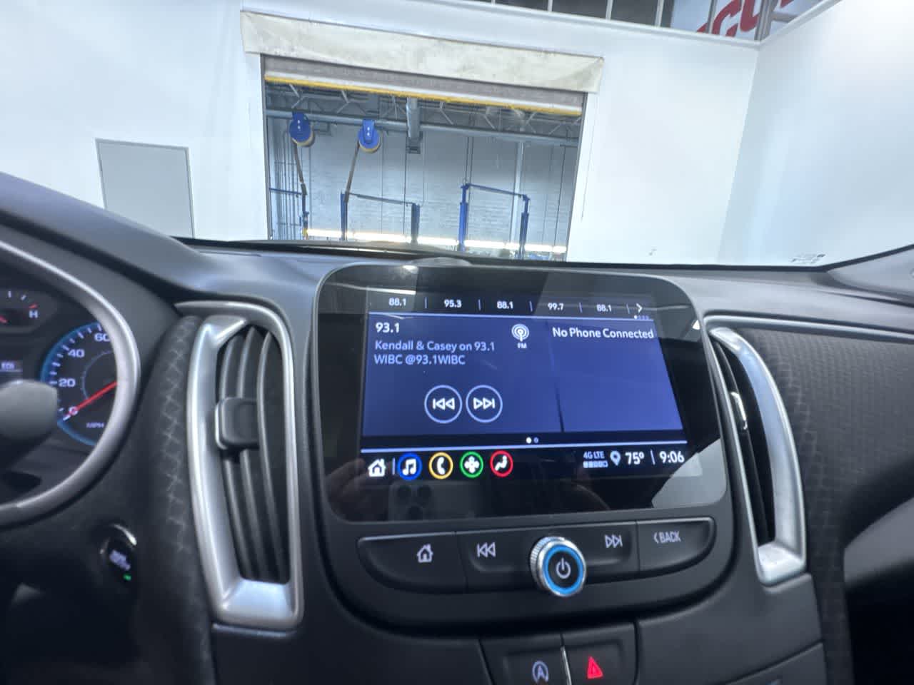 used 2024 Chevrolet Malibu car, priced at $22,995