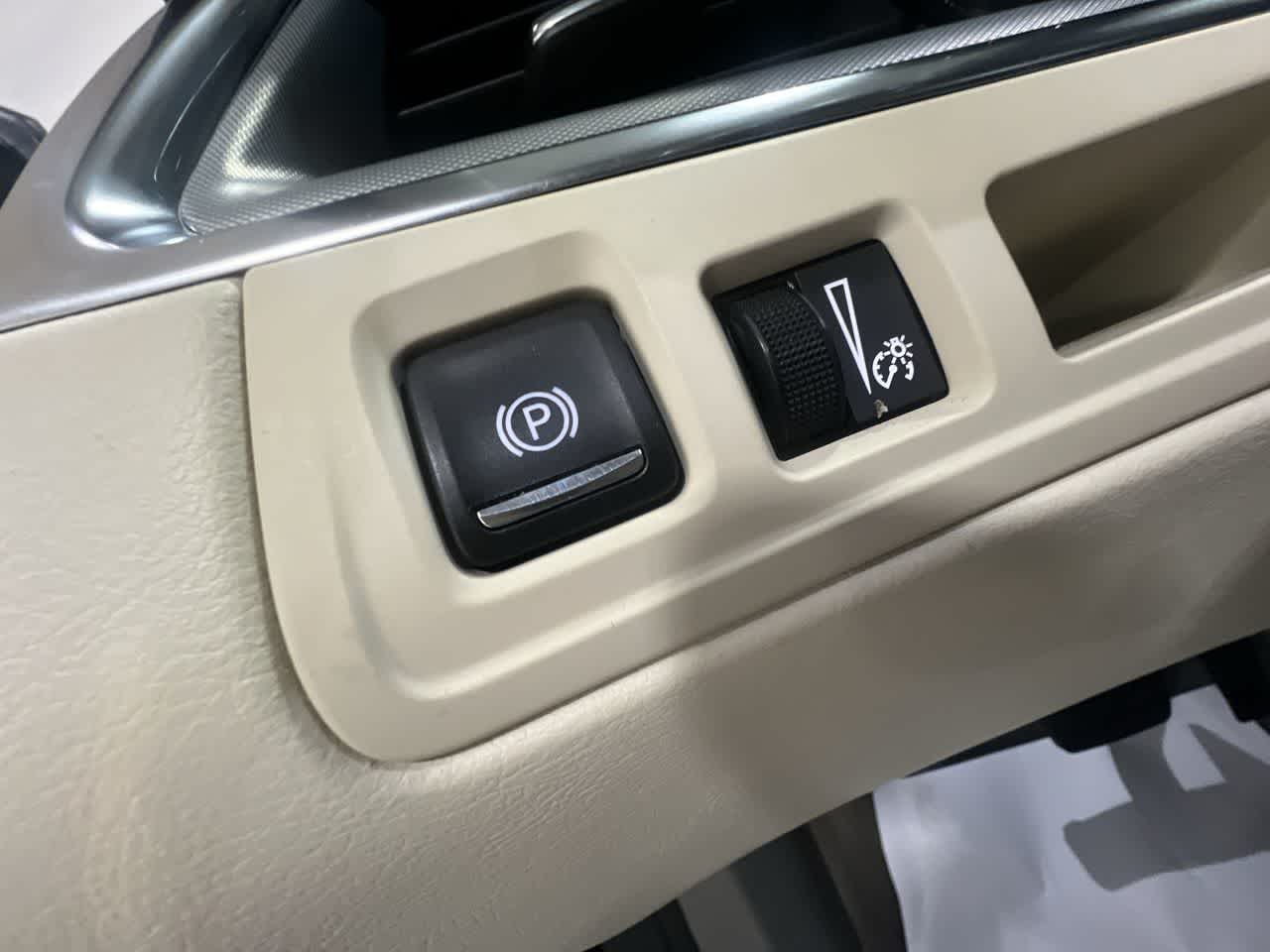 used 2017 Cadillac XT5 car, priced at $15,777