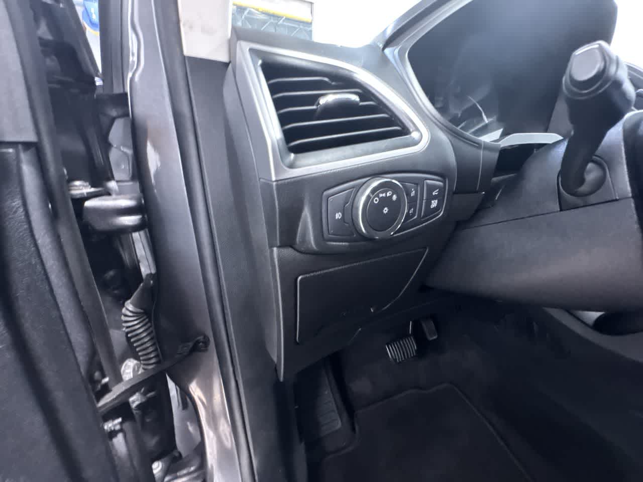 used 2022 Ford Edge car, priced at $22,995