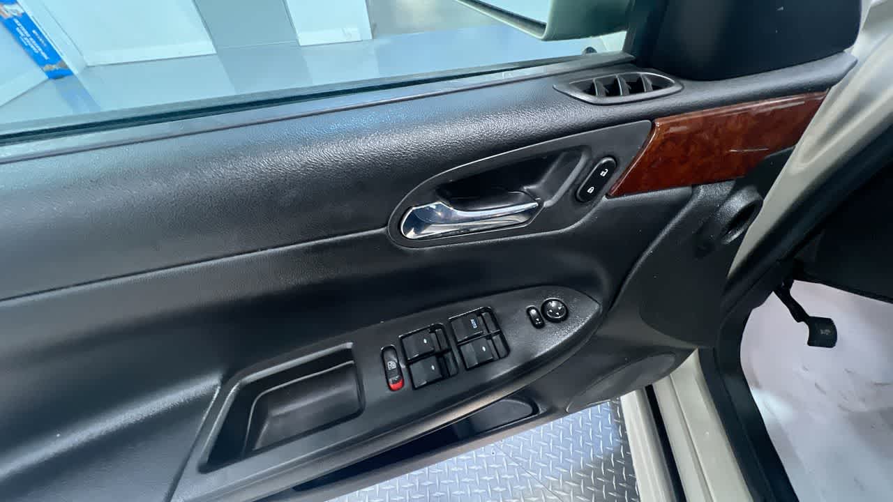 used 2010 Chevrolet Impala car, priced at $5,000
