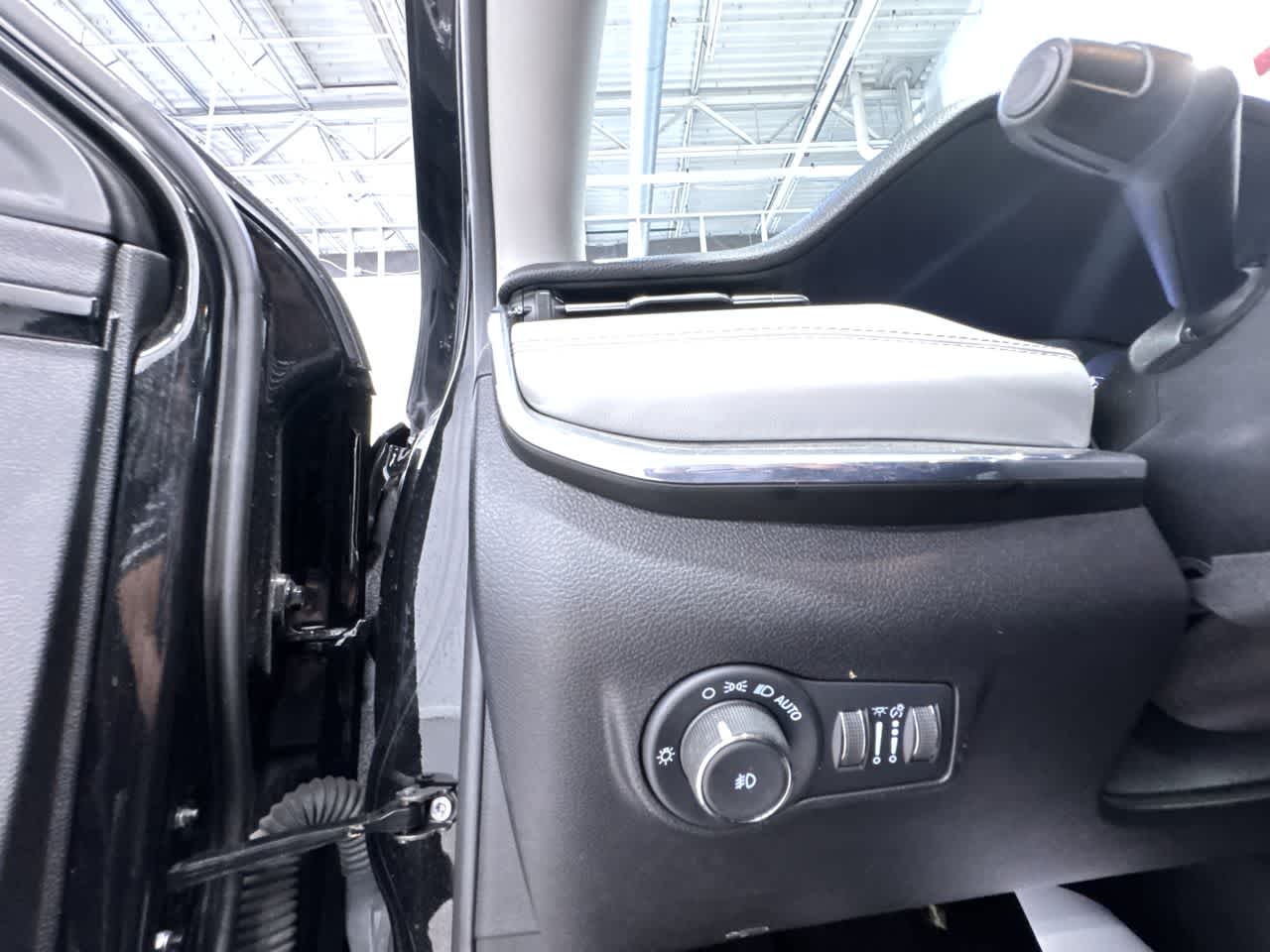 used 2022 Jeep Compass car, priced at $26,995