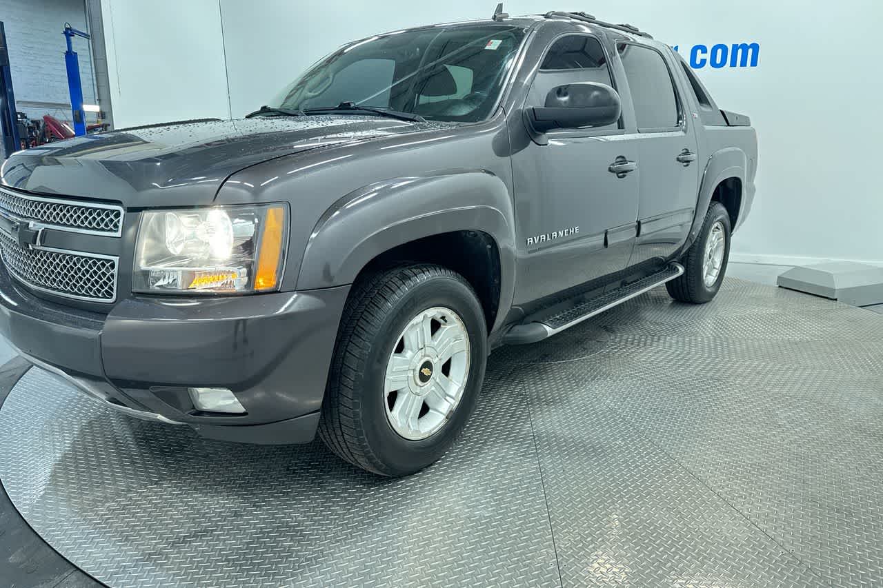 used 2011 Chevrolet Avalanche car, priced at $14,777