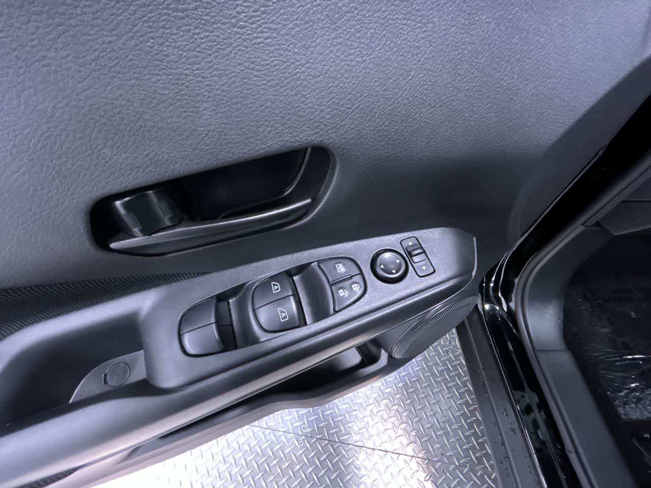 new 2025 Nissan Kicks Play car, priced at $22,934