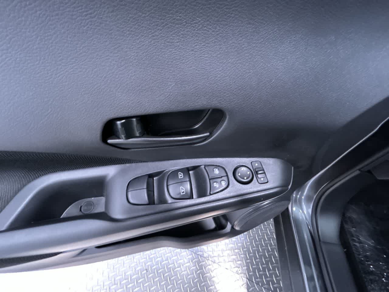 new 2025 Nissan Kicks Play car, priced at $22,934