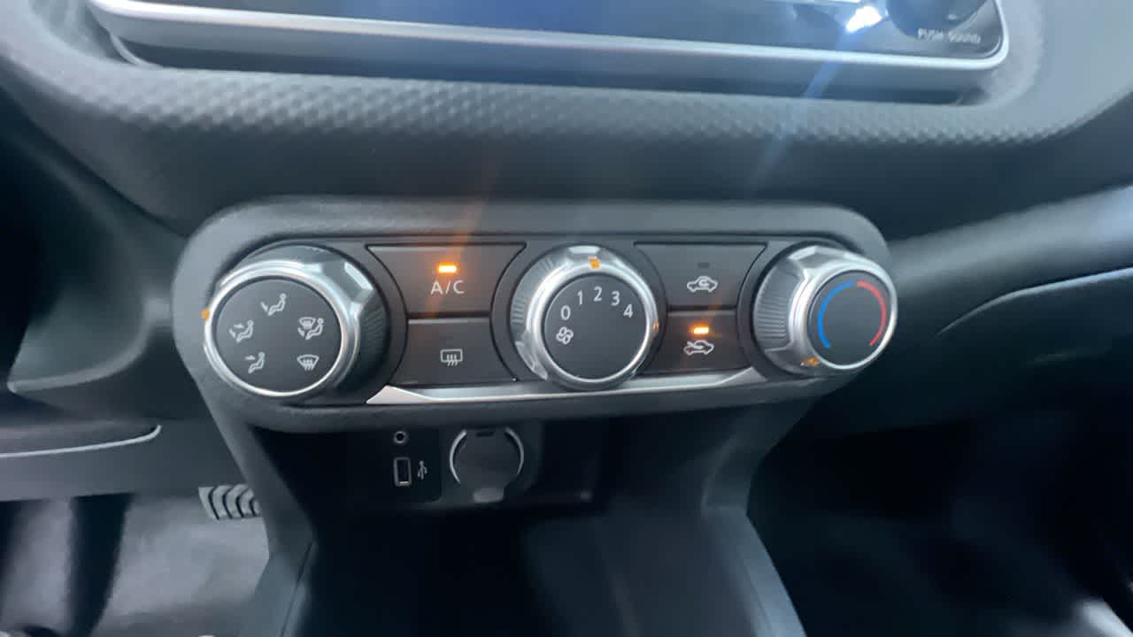 new 2025 Nissan Kicks Play car, priced at $22,857