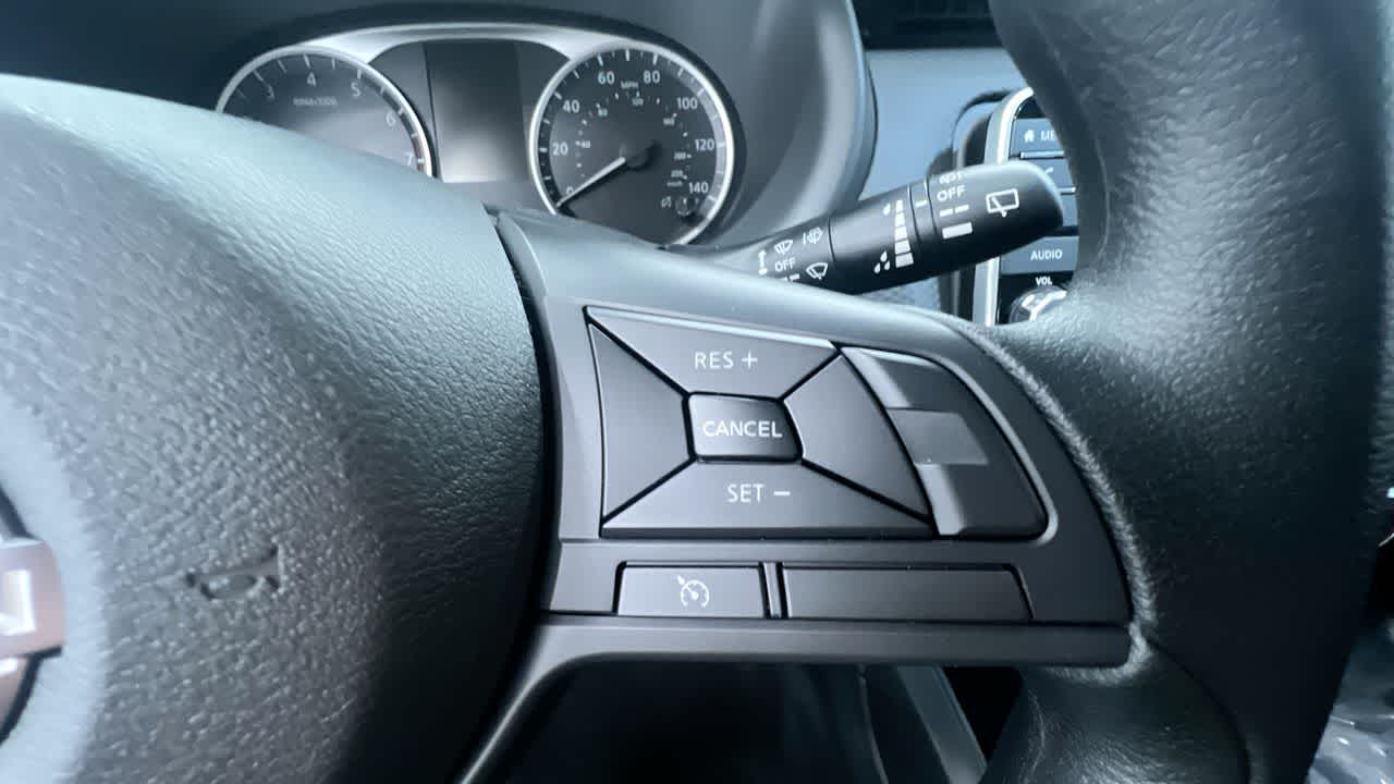 new 2025 Nissan Kicks Play car, priced at $22,857