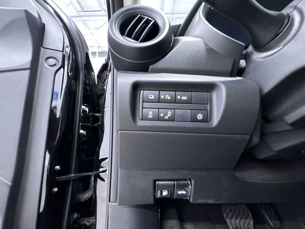 new 2025 Nissan Kicks Play car, priced at $21,782