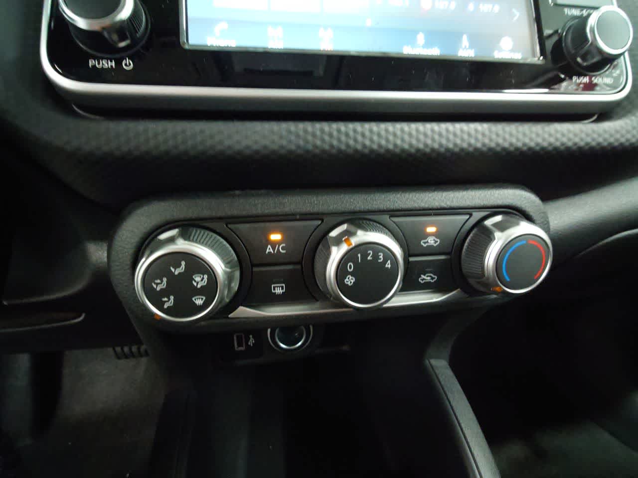 new 2025 Nissan Kicks Play car, priced at $22,934