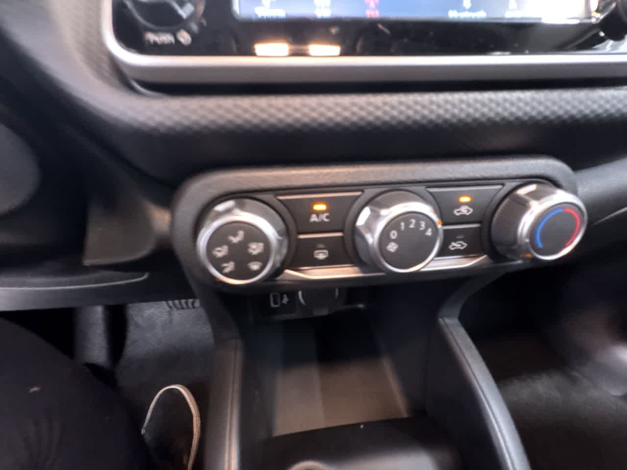 new 2025 Nissan Kicks Play car, priced at $22,857