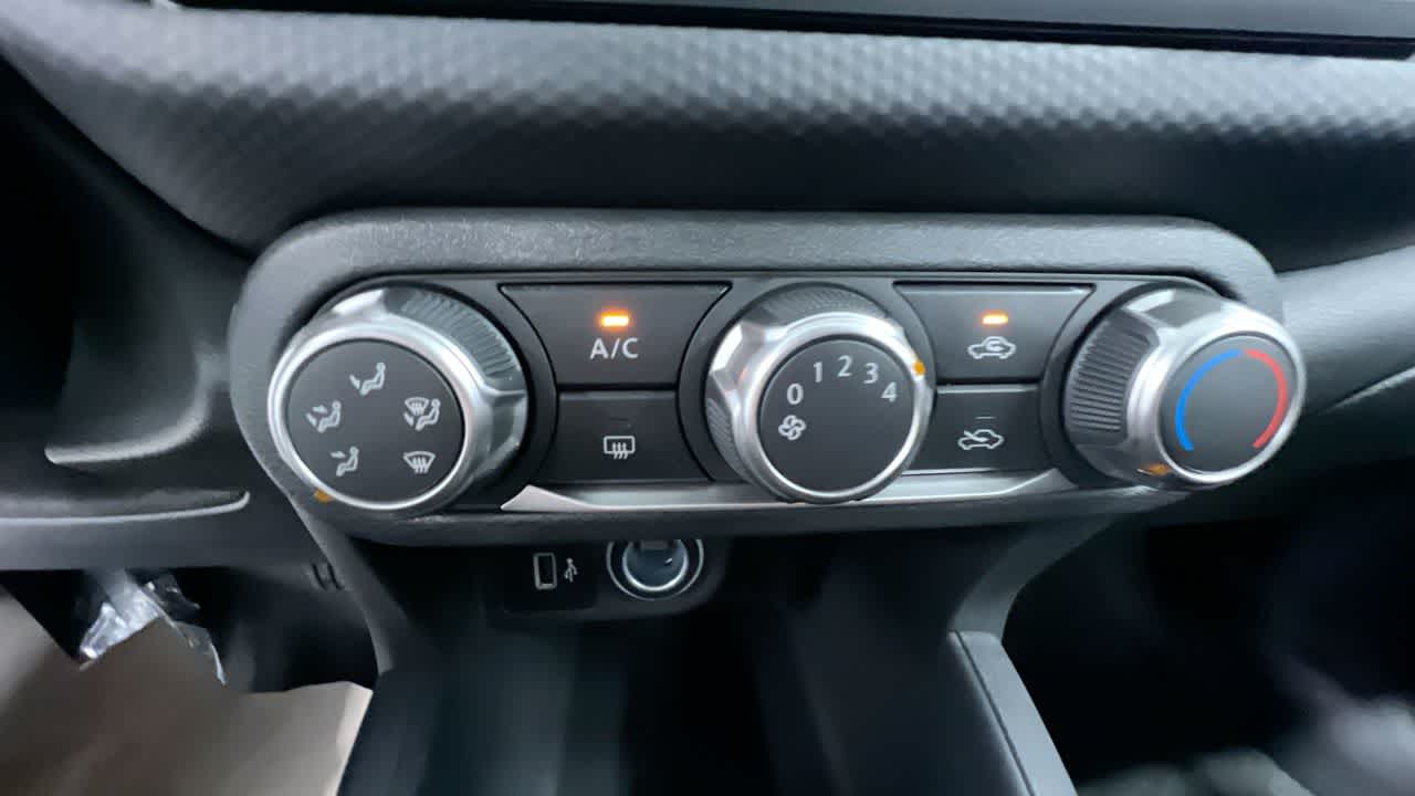 new 2025 Nissan Kicks Play car, priced at $23,850