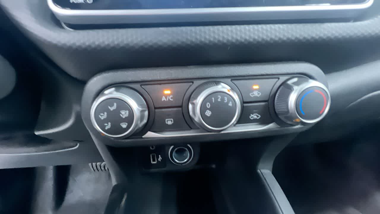 new 2025 Nissan Kicks Play car, priced at $23,850