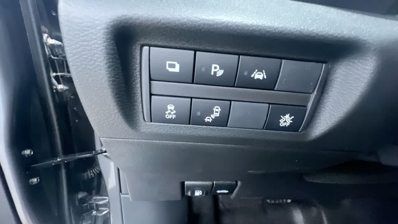 new 2025 Nissan Kicks Play car, priced at $23,850