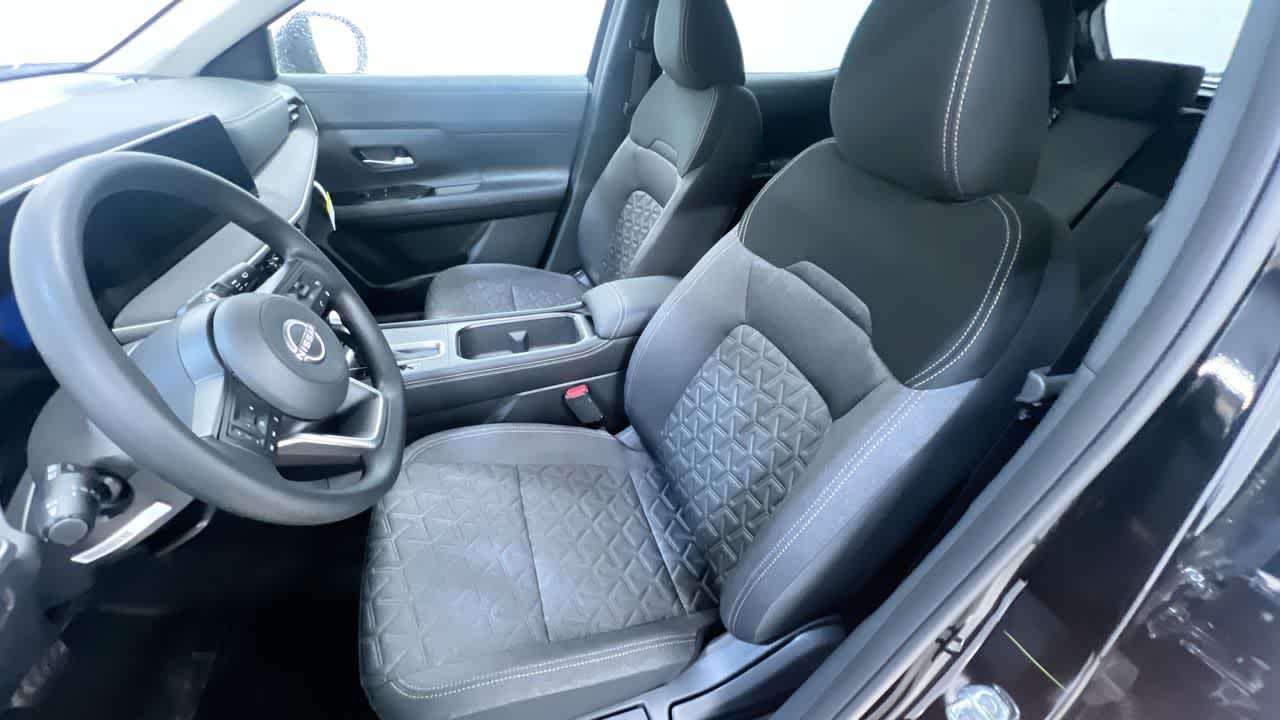 new 2025 Nissan Kicks car, priced at $26,184