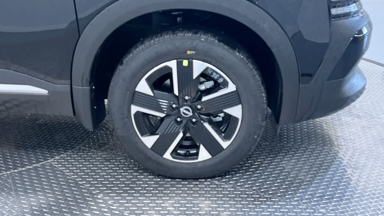new 2025 Nissan Kicks car, priced at $26,184