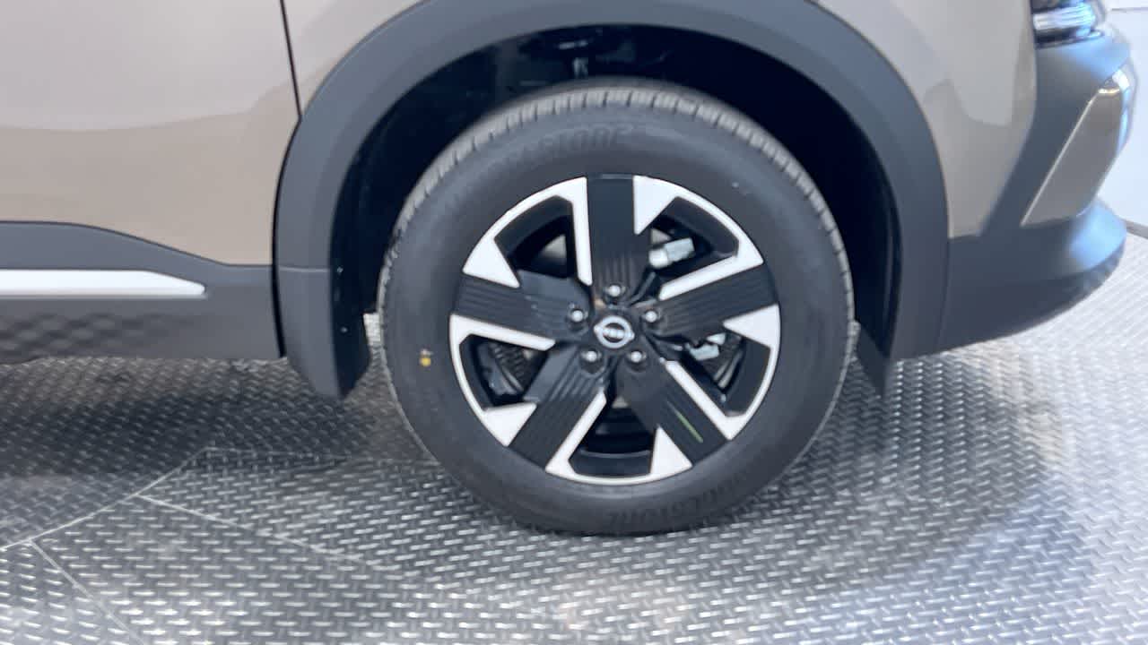 new 2025 Nissan Kicks car, priced at $26,184