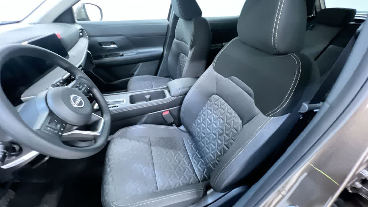 new 2025 Nissan Kicks car, priced at $26,184