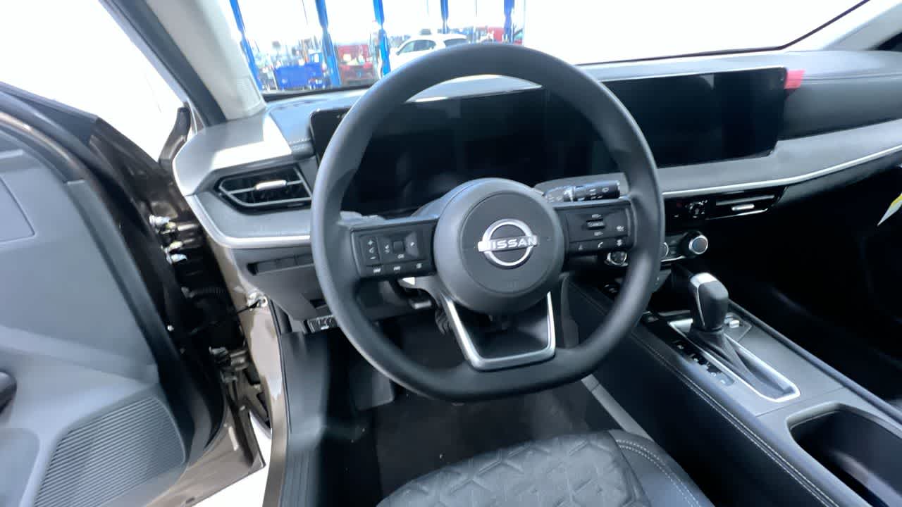 new 2025 Nissan Kicks car, priced at $26,184