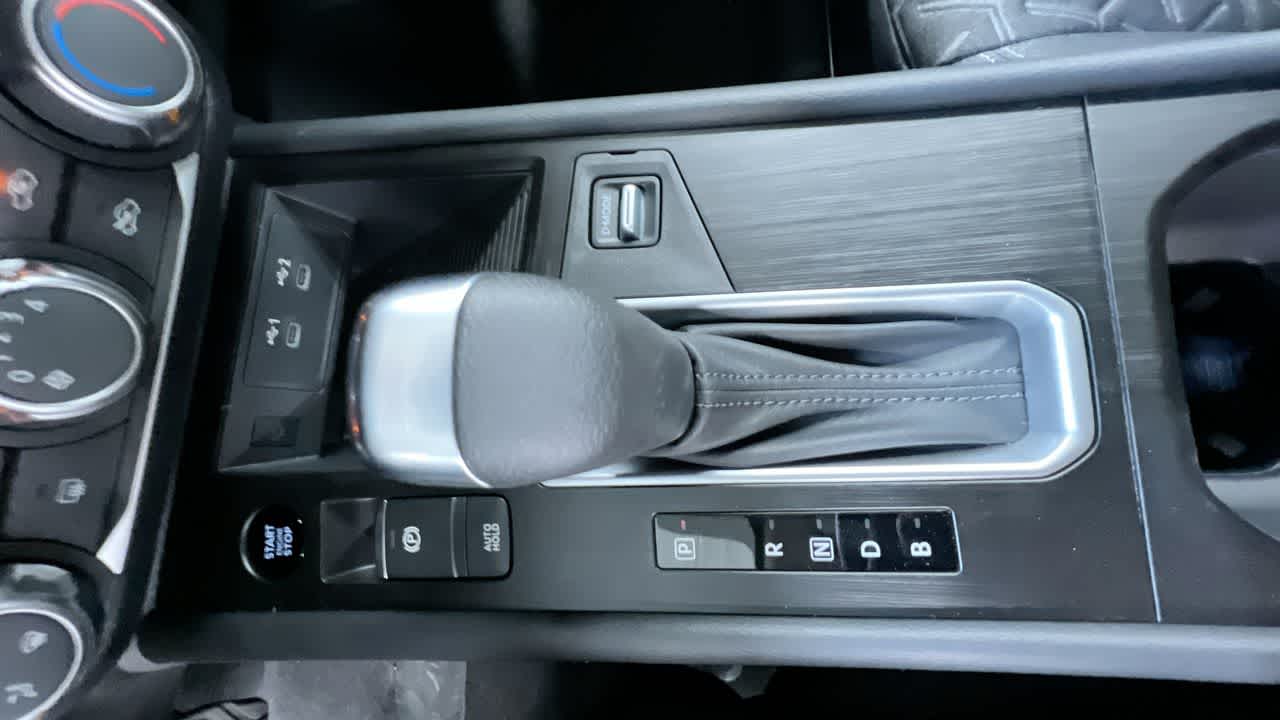 new 2025 Nissan Kicks car, priced at $26,184