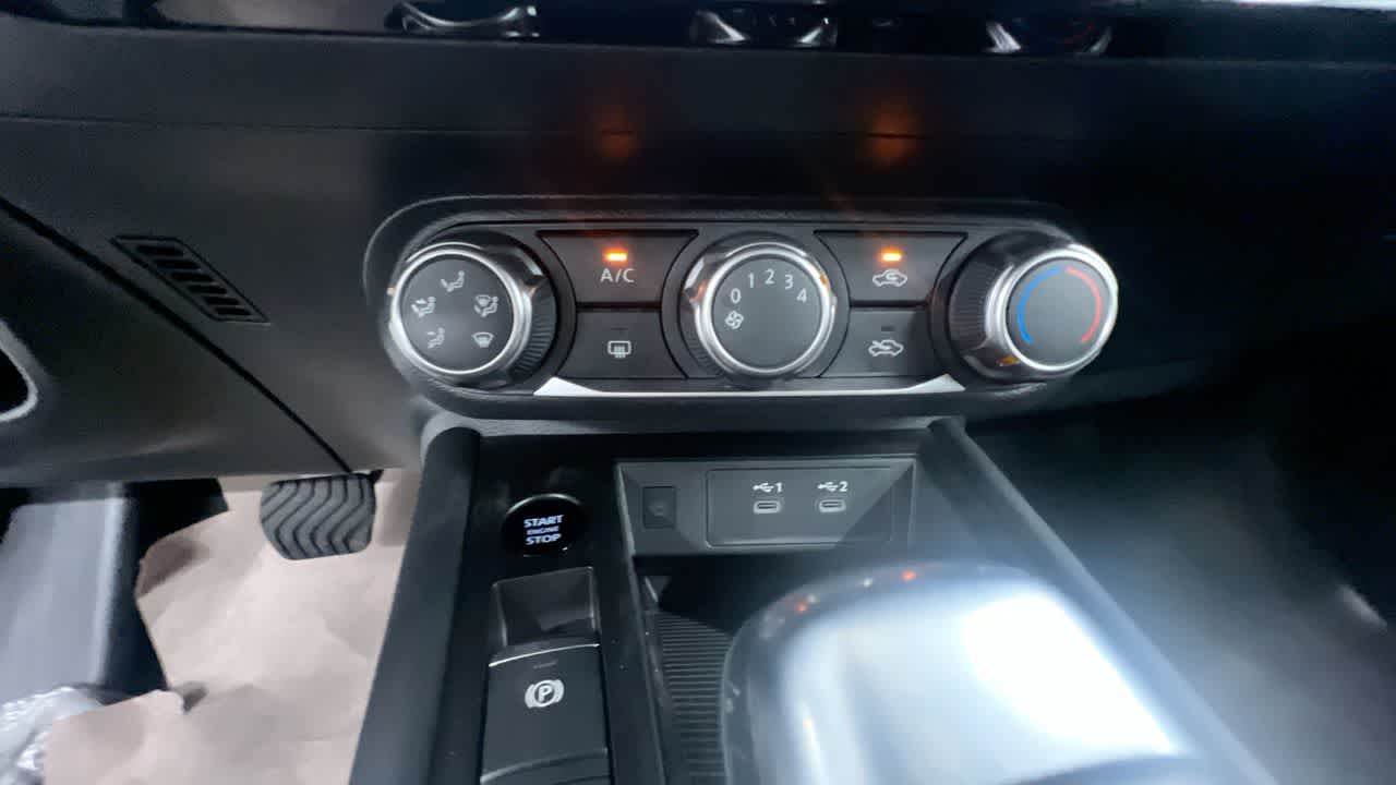 new 2025 Nissan Kicks car, priced at $26,184